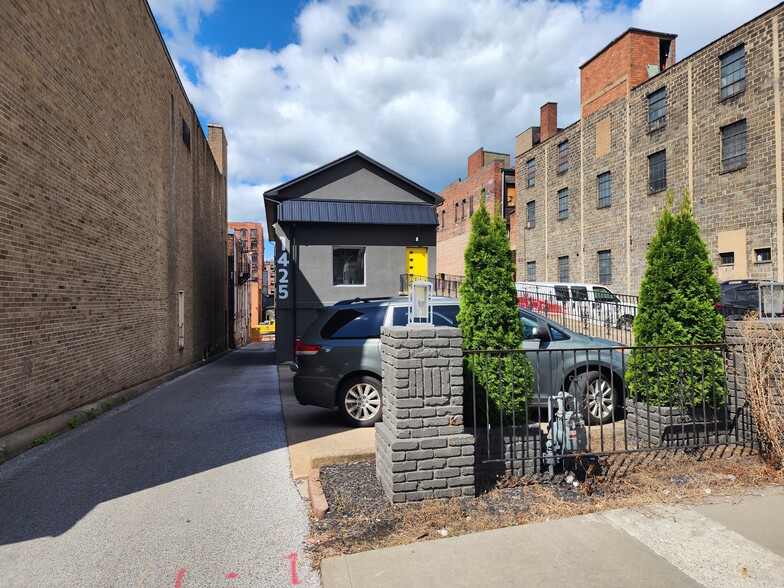 1425 Chapline St, Wheeling, WV for lease - Building Photo - Image 2 of 14