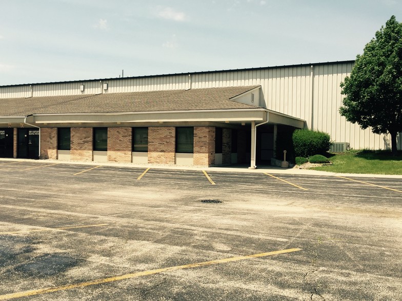 2401-2405 Eastgate Industrial Pky, Kankakee, IL for sale - Building Photo - Image 1 of 1