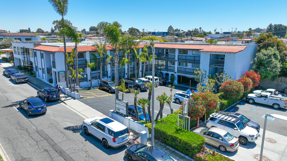 1020 Manhattan Beach Blvd, Manhattan Beach, CA for sale - Building Photo - Image 1 of 1