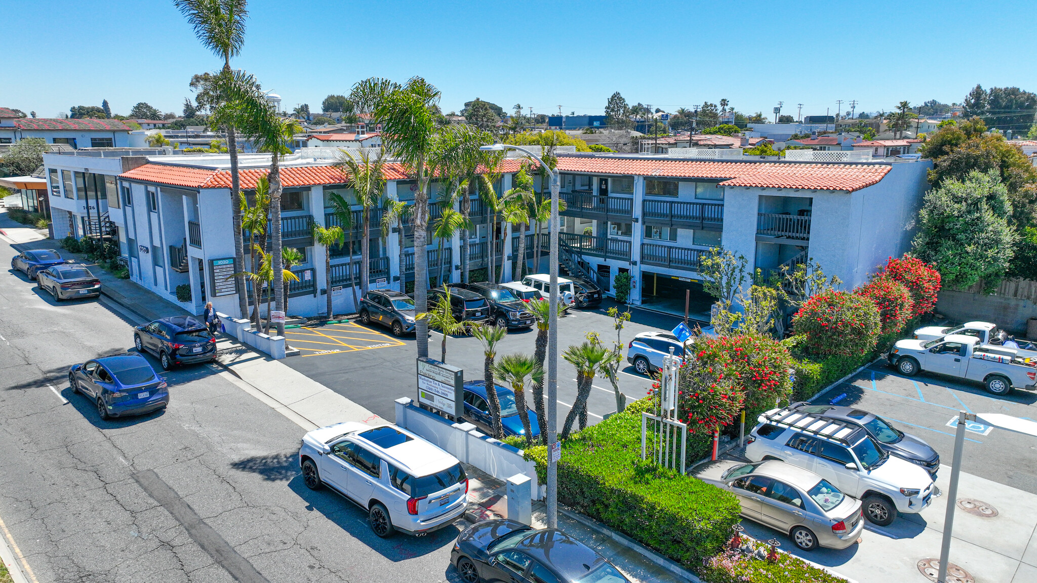 1020 Manhattan Beach Blvd, Manhattan Beach, CA for sale Building Photo- Image 1 of 1