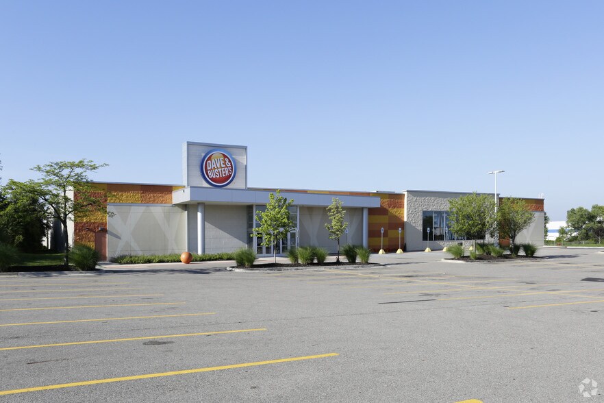 3660-3670 28th St SE, Grand Rapids, MI for sale - Primary Photo - Image 1 of 1