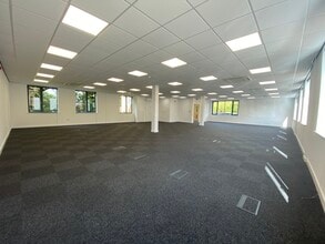 253 Capability Green, Luton for lease Interior Photo- Image 2 of 4