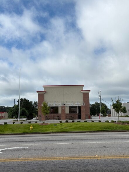 138 Commerce Ave, LaGrange, GA for sale - Building Photo - Image 2 of 14