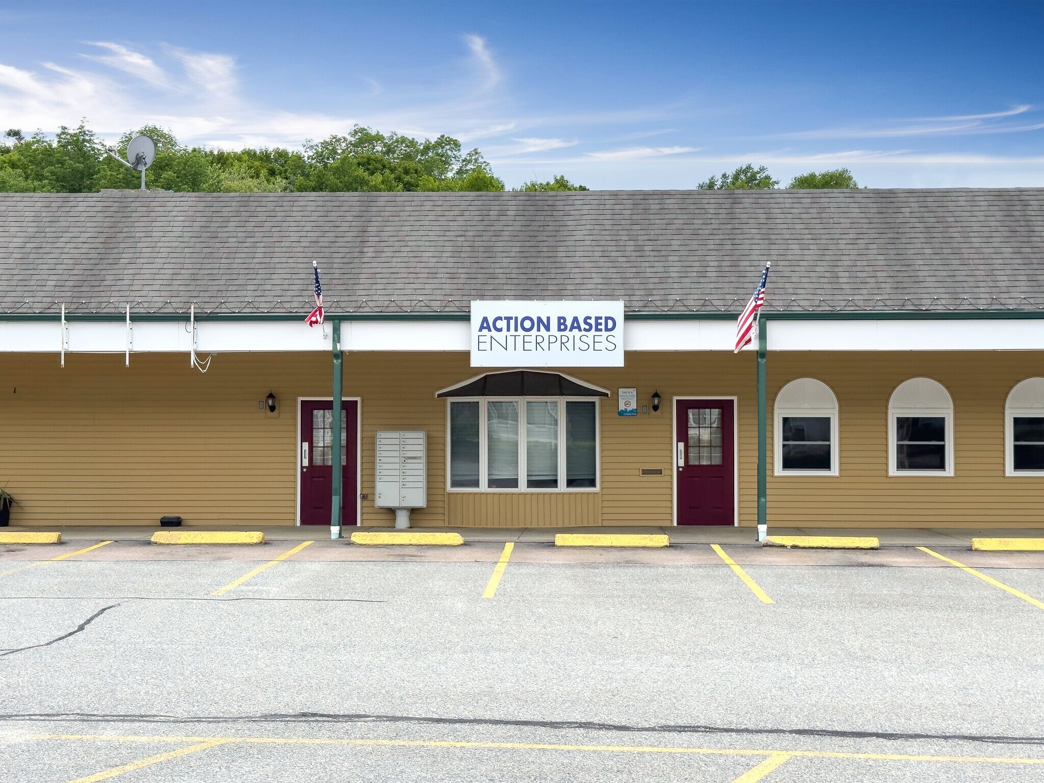 4082 N Main St, Pascoag, RI 02859 Herald Square Shops