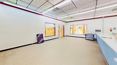 631 6th Ave, Huntington, WV for sale Interior Photo- Image 2 of 15