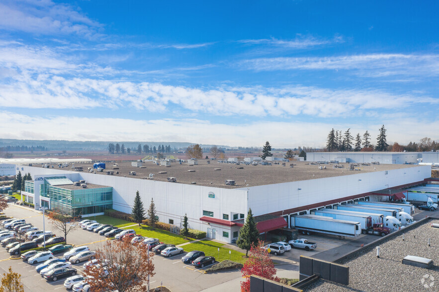 5355 152nd St, Surrey, BC for lease - Primary Photo - Image 1 of 5