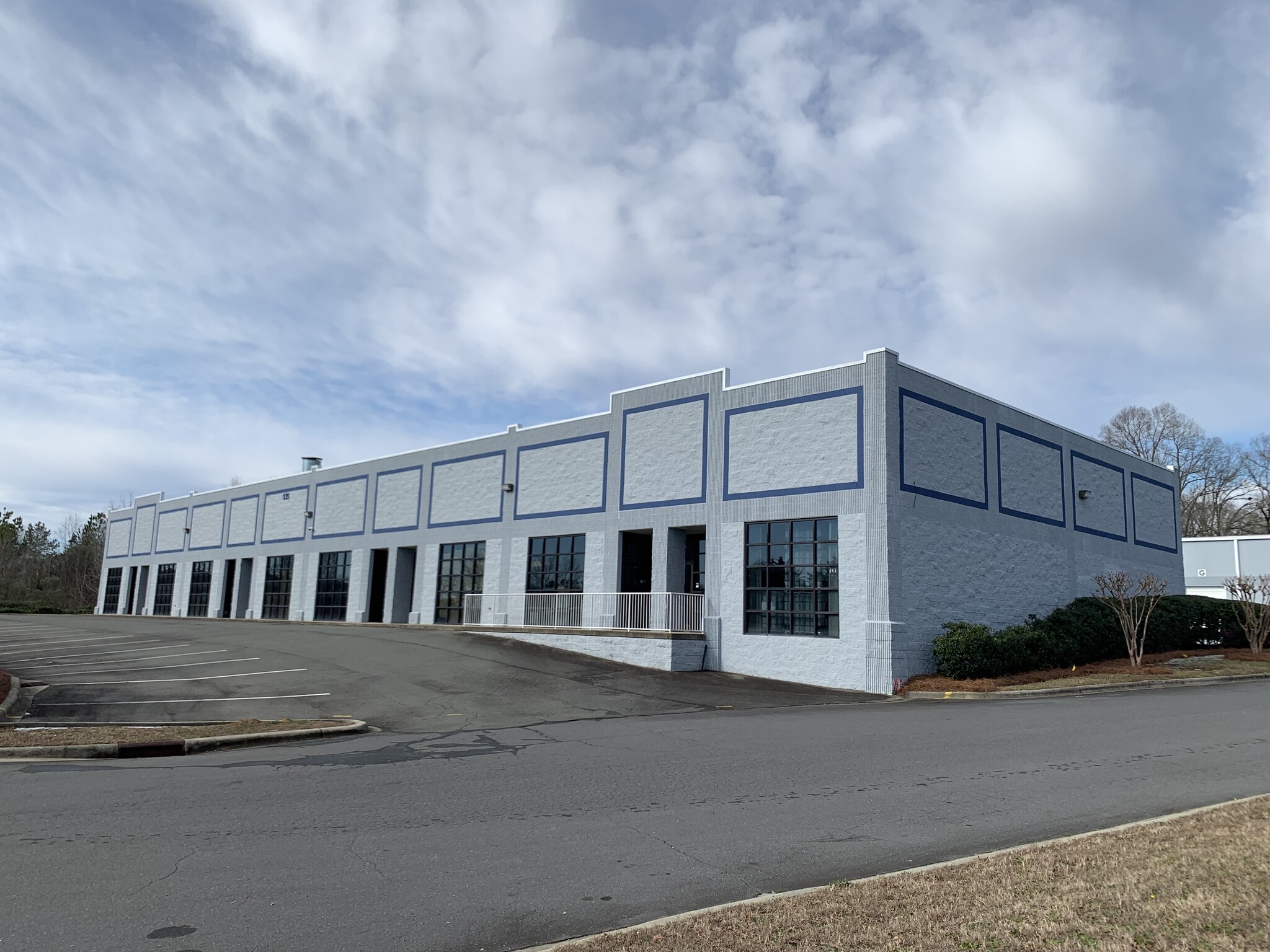 135 Cupped Oak Dr, Matthews, NC for lease Building Photo- Image 1 of 19