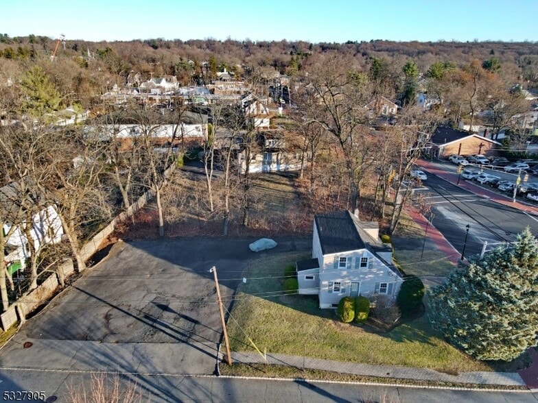 194 Eagle Rock Ave, Roseland, NJ for sale - Building Photo - Image 2 of 18