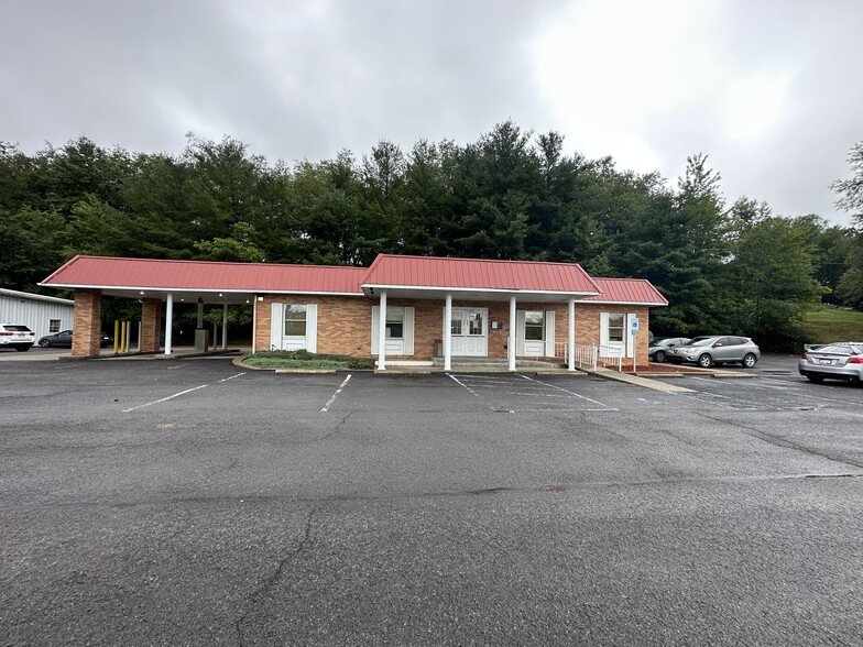 12256 Veterans Memorial Hwy, Reedsville, WV for sale - Primary Photo - Image 1 of 21