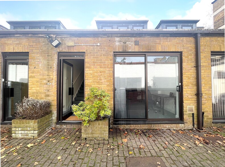 Putney Cmn, London for lease - Building Photo - Image 1 of 8