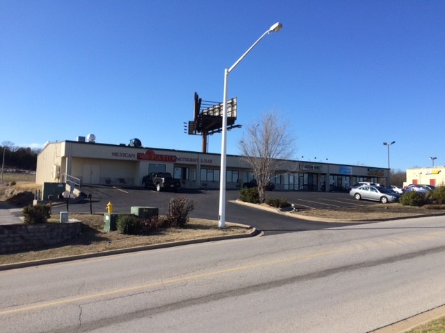 165 Southtowne Blvd, Hollister, MO for sale - Building Photo - Image 1 of 4