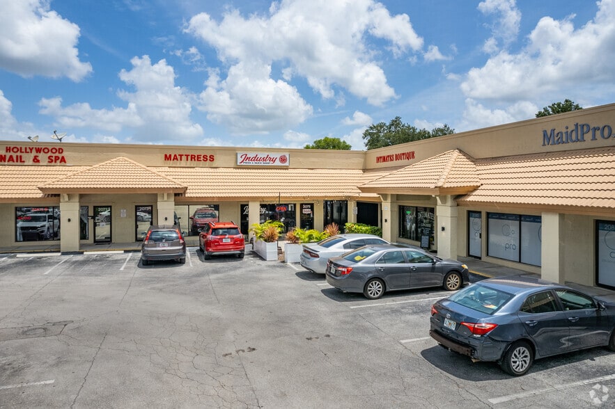 2055-2099 Pine Ridge Rd, Naples, FL for lease - Building Photo - Image 3 of 4