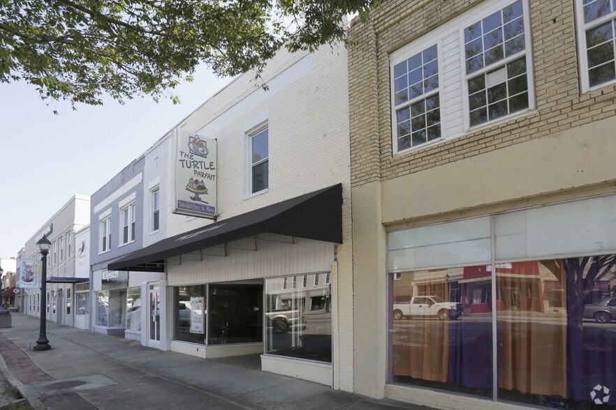 137 S Main St, Woodruff, SC for sale - Primary Photo - Image 1 of 1