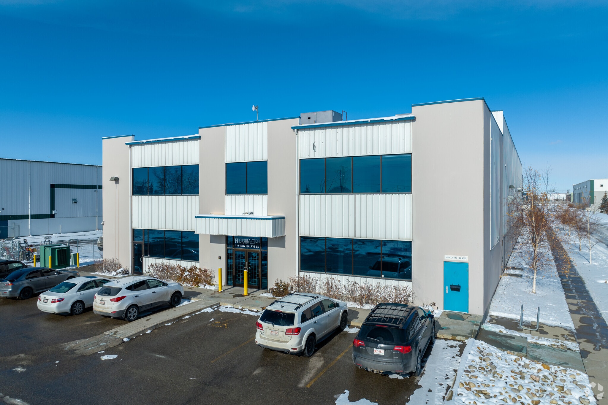 5842 86th Ave SE, Calgary, AB for sale Primary Photo- Image 1 of 1