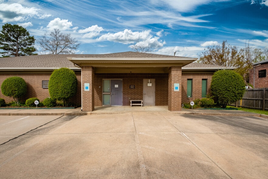 4 Office Park Dr, Little Rock, AR for lease - Building Photo - Image 2 of 39