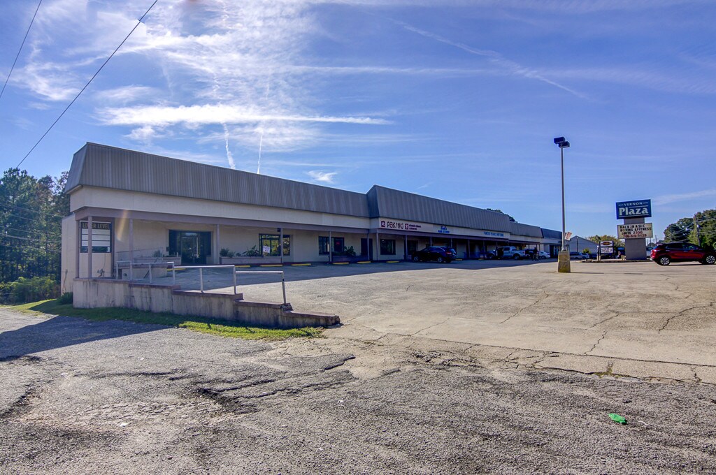 1605 Vernon St, Lagrange, GA 30240 Vernon Road Plaza Shopping Center