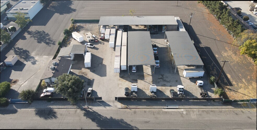 1344 E Grand Ave, Pomona, CA for lease - Building Photo - Image 2 of 4