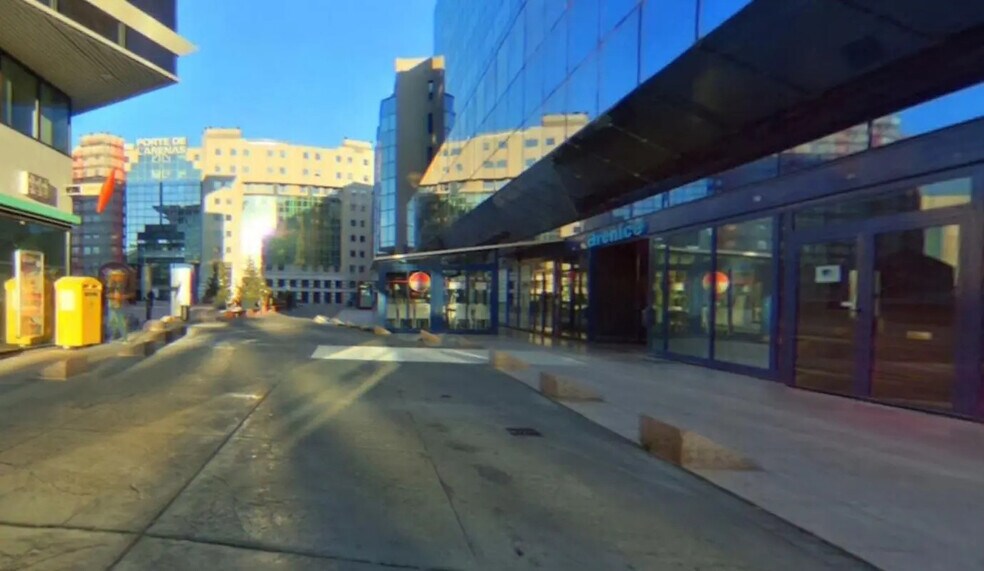 Office in Nice for lease - Lobby - Image 3 of 8