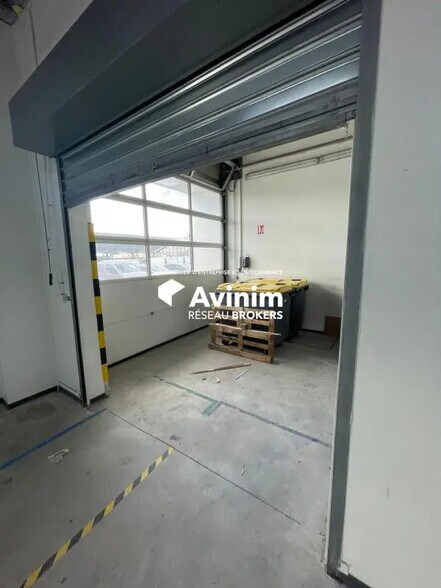 Industrial in Gonesse for lease - Building Photo - Image 2 of 8