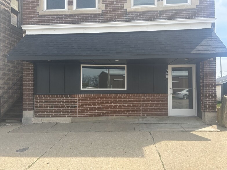 705 Main St, Ridgeway, WI for lease - Building Photo - Image 1 of 14