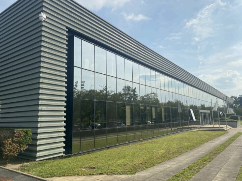 Flex in Reims for sale Building Photo- Image 1 of 5