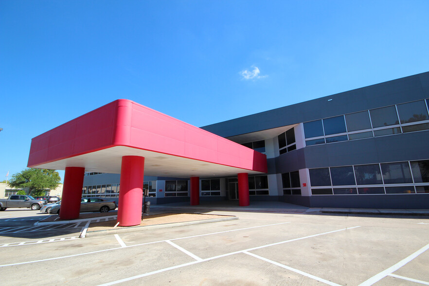 16903 Red Oak Dr, Houston, TX for lease - Building Photo - Image 2 of 9