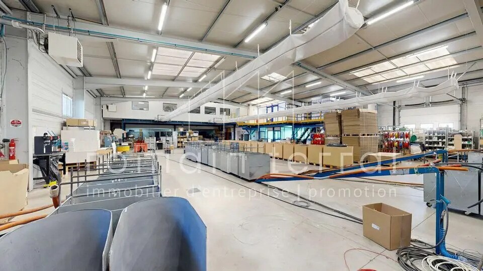 Flex in Limoges for lease - Interior Photo - Image 1 of 11