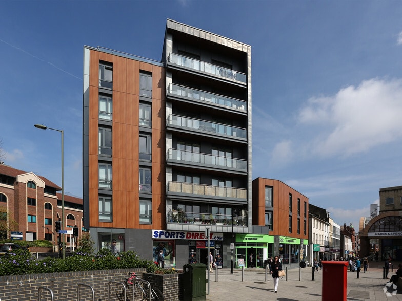 51-57 Station Rd, Redhill for sale - Primary Photo - Image 1 of 5