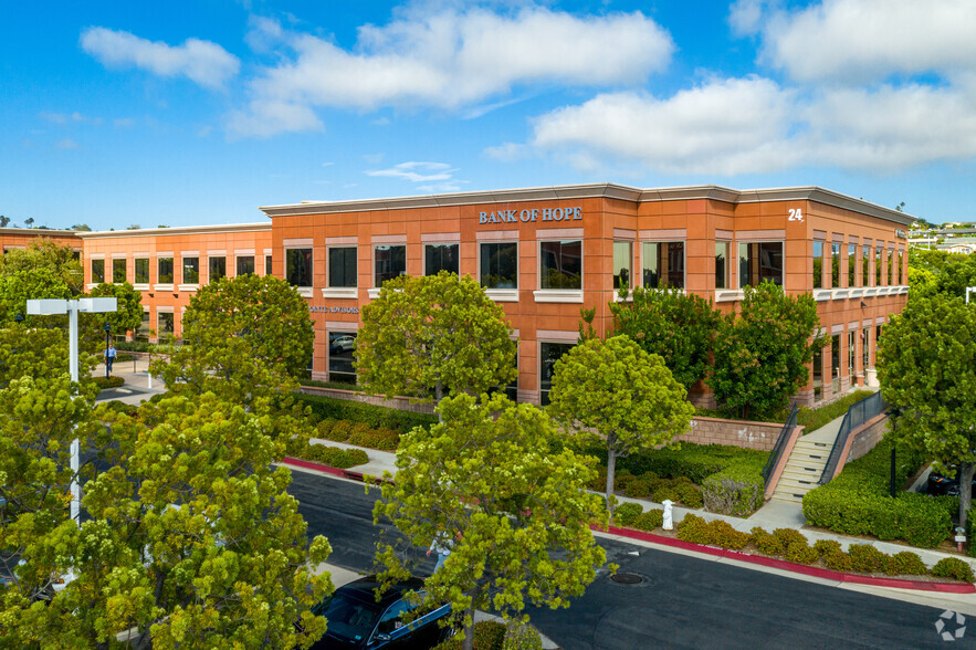 24 Corporate Plaza Dr, Newport Beach, CA for lease - Building Photo - Image 3 of 6