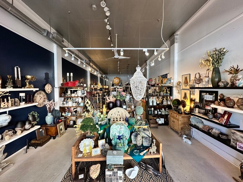 7 W York St, Savannah, GA for lease - Building Photo - Image 2 of 2