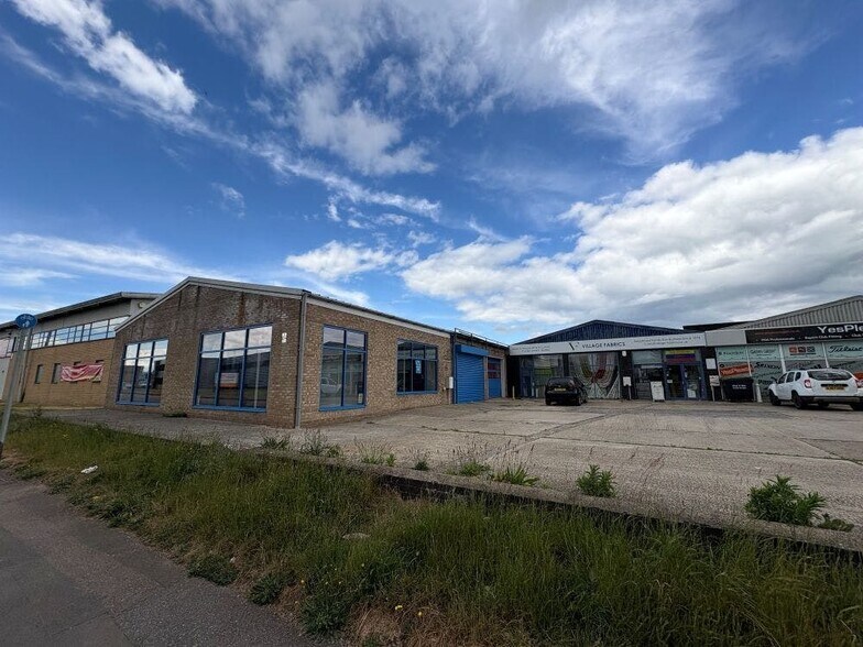 Churchill Rd, Bicester for lease - Building Photo - Image 3 of 12