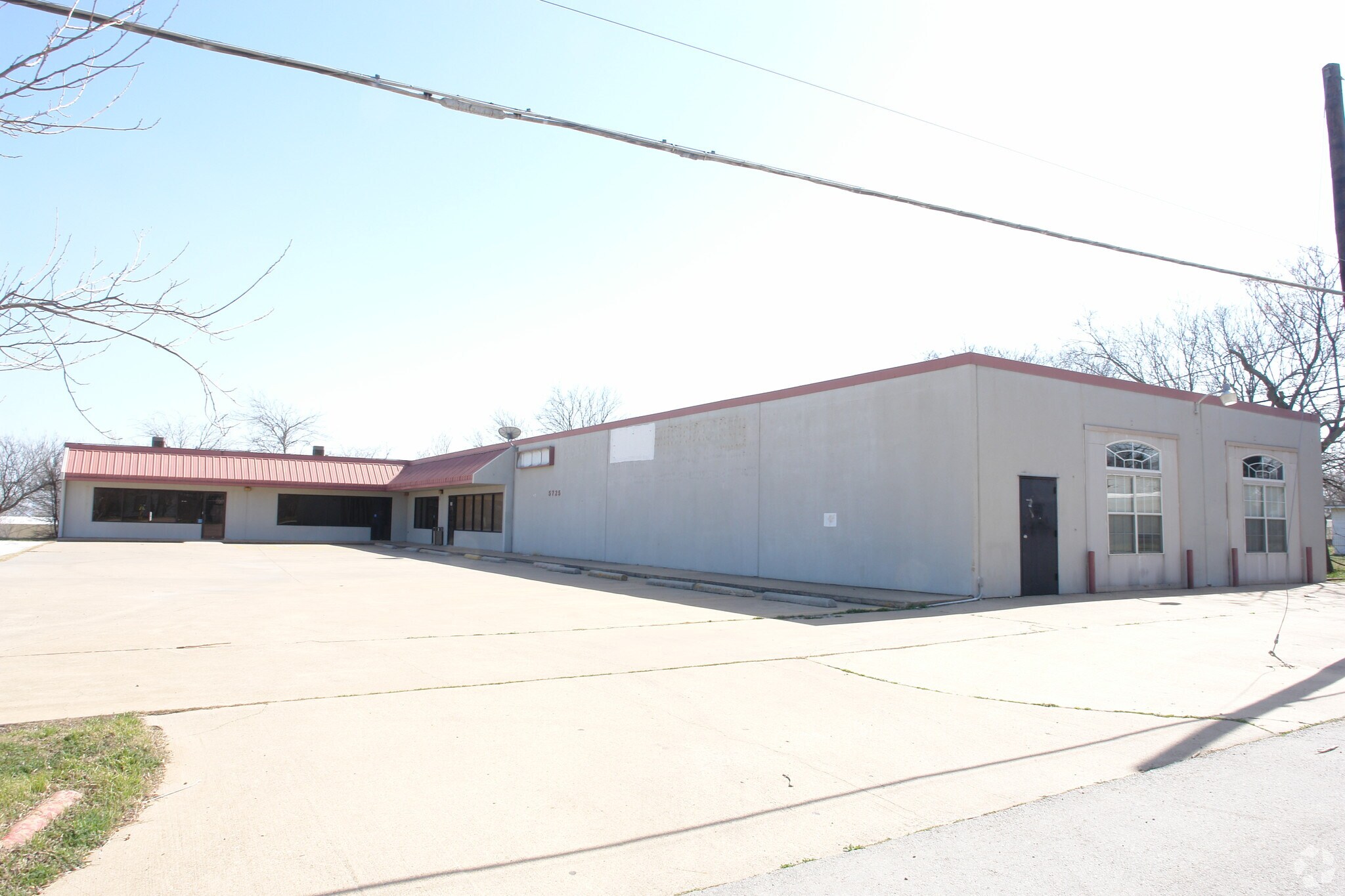 5725 Jacksboro Hwy, Fort Worth, TX for sale Primary Photo- Image 1 of 1