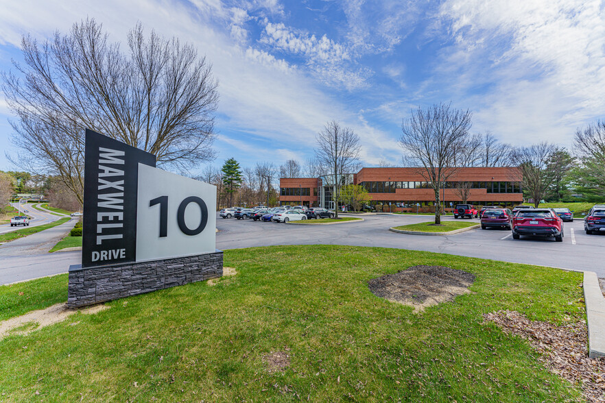 10 Maxwell Dr, Clifton Park, NY for lease - Building Photo - Image 1 of 108