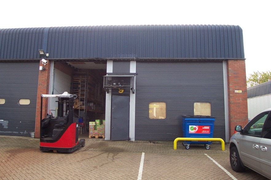 Elmgrove Rd, Harrow for sale - Building Photo - Image 1 of 1