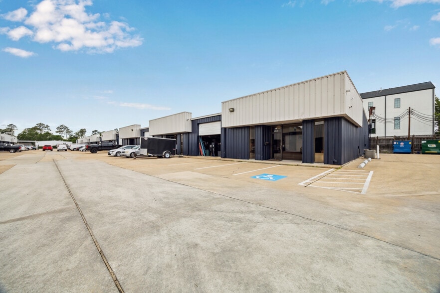 1330 Sherwood Forest St, Houston, TX for lease - Building Photo - Image 3 of 47
