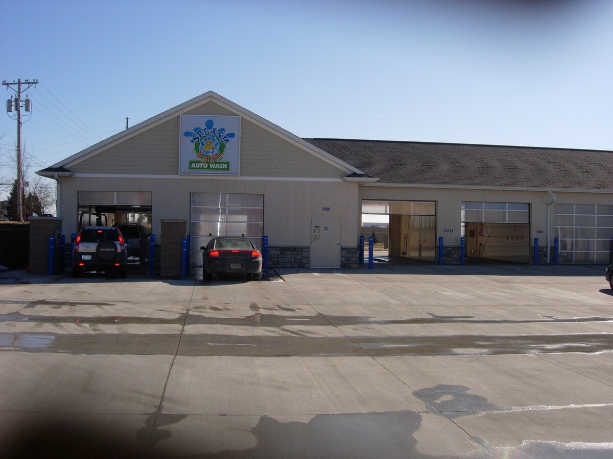 3130 Edgewood Rd, Cedar Rapids, IA 52404