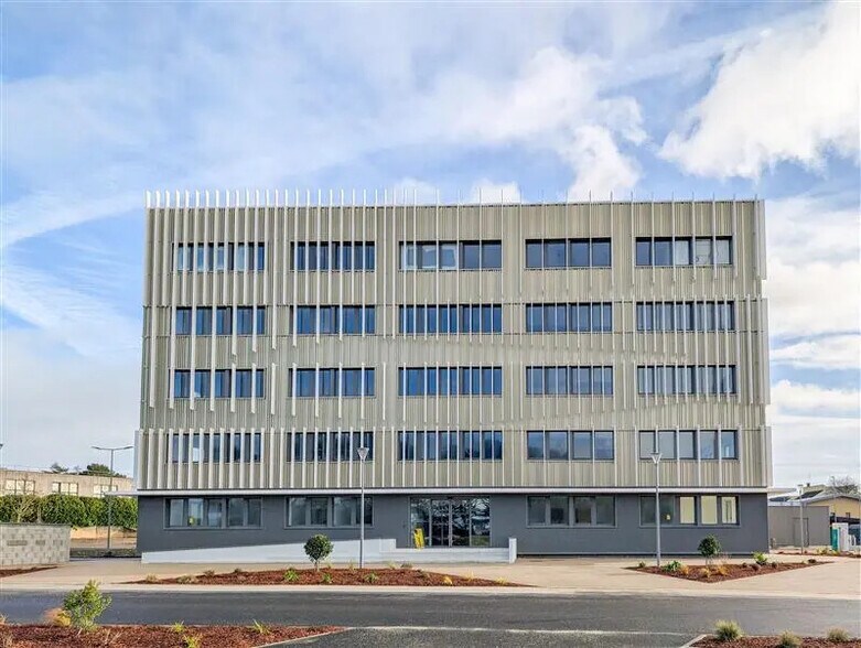 Office in Saint-Brieuc for sale - Building Photo - Image 3 of 5