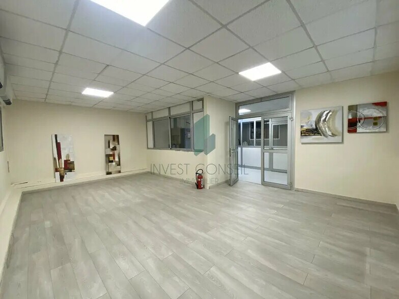 Flex in Éragny for lease - Building Photo - Image 2 of 10