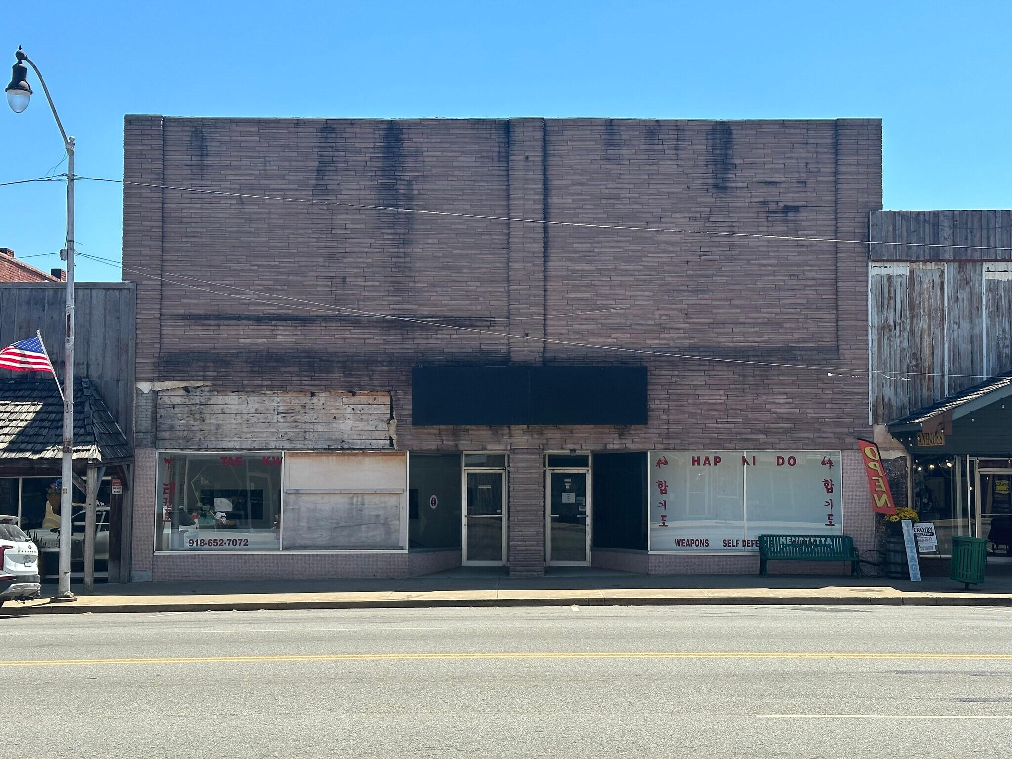 409 W Main St, Henryetta, OK for sale Primary Photo- Image 1 of 1