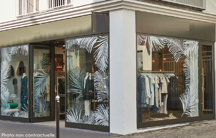 Retail in La Rochelle for lease - Building Photo - Image 2 of 8