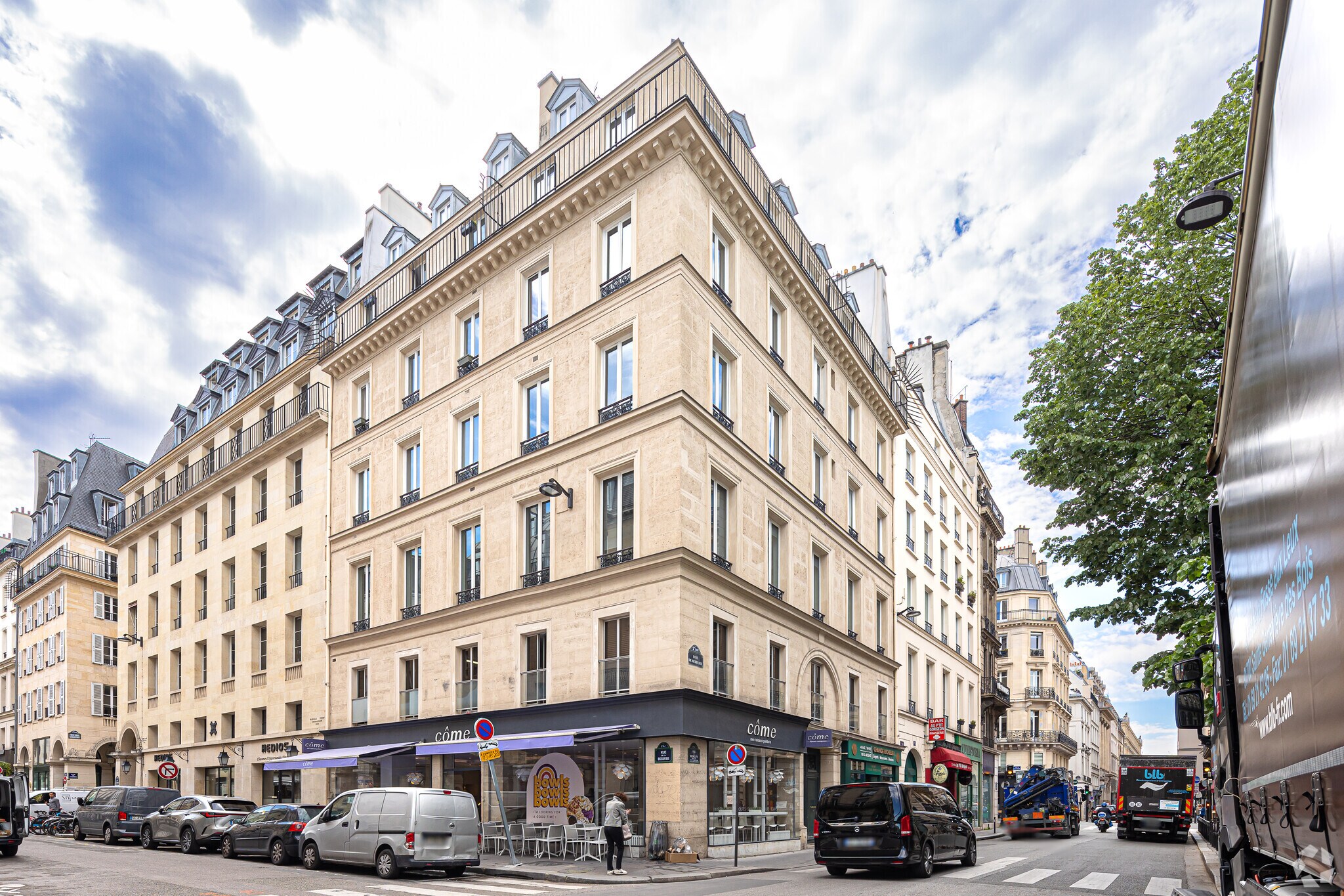  in Paris for sale Primary Photo- Image 1 of 1