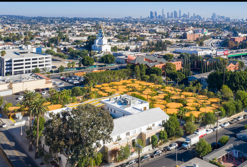 1370 N St Andrews Pl, Los Angeles, CA for lease - Building Photo - Image 1 of 53