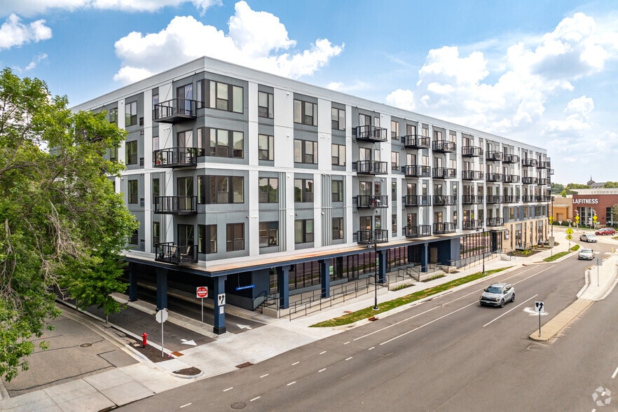 6445 Lyndale Ave S, Richfield, MN for lease - Building Photo - Image 1 of 36