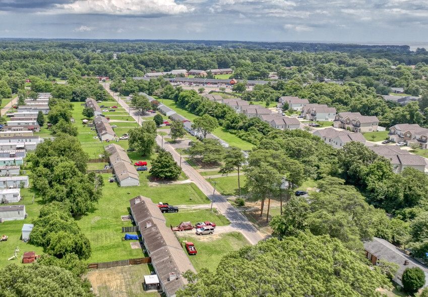 7626 Bellehaven Dr, Gloucester Point, VA for sale - Aerial - Image 1 of 1