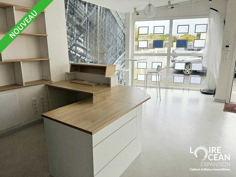 Office in Pornic for lease Building Photo- Image 1 of 6
