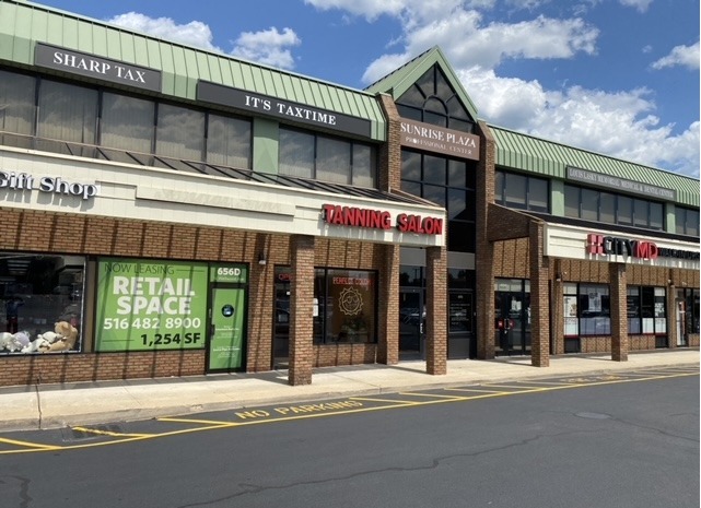 52-66 E Sunrise Hwy, Lindenhurst, NY for lease - Building Photo - Image 2 of 2