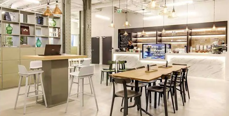 Coworking Space in Paris for lease - Interior Photo - Image 3 of 3