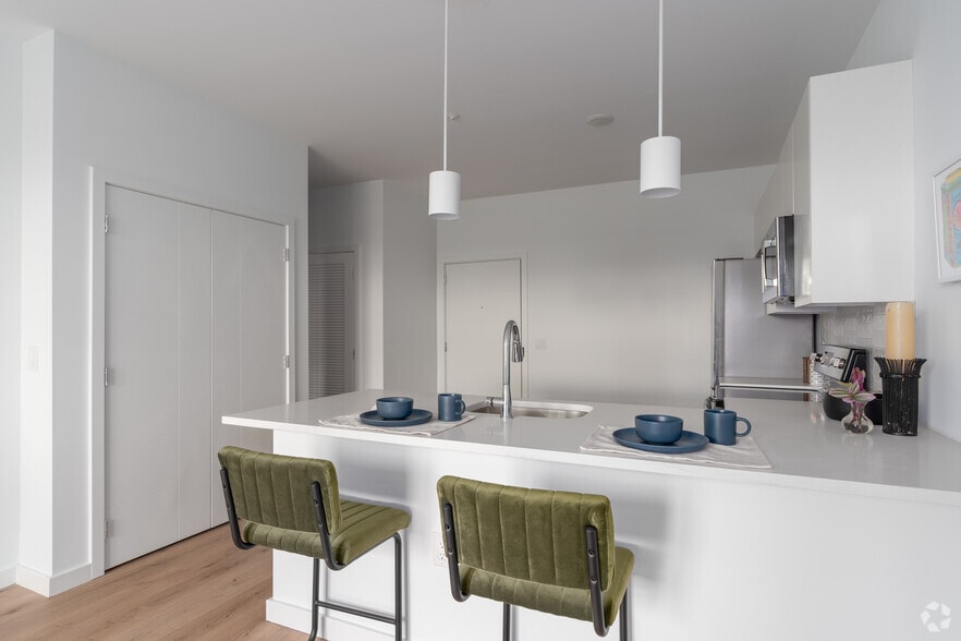 7127 Keystone St, Philadelphia, PA for lease - Interior Photo - Image 3 of 51