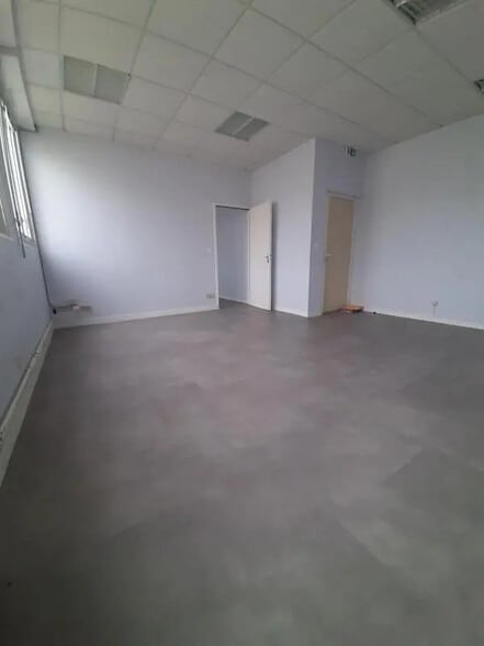 Allée Du 9 Novembre 1989, Avrillé for lease - Building Photo - Image 2 of 3