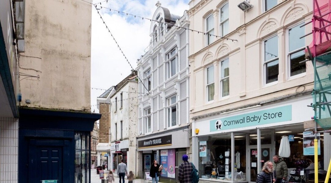 32-32A Fore St, St Austell for sale Primary Photo- Image 1 of 1